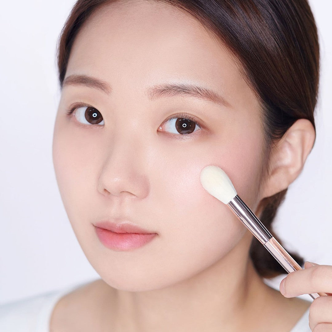 B.by BANILA Highlighter Brush