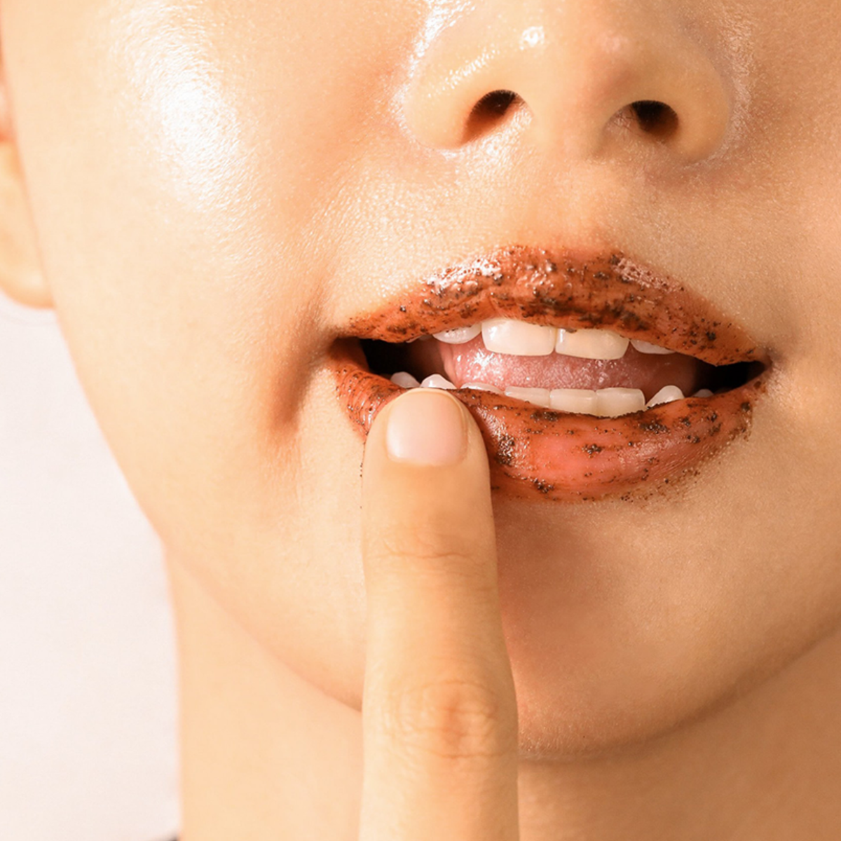 COCOON Dak Lak Coffee Lip Scrub