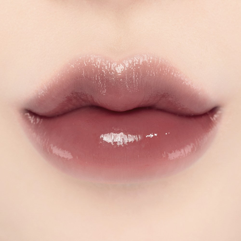 LAKA Bonding Glow Lipstick #202 Boy on lips