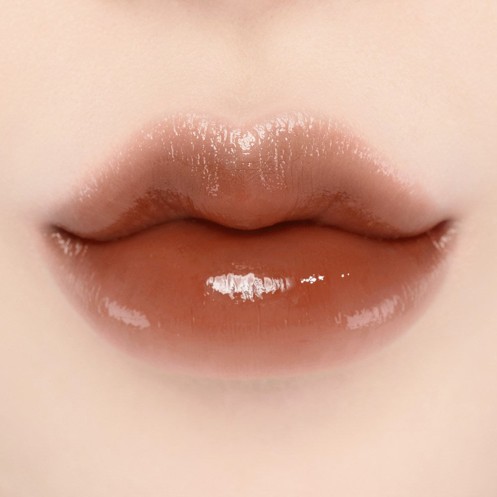 LAKA Bonding Glow Lipstick #210 Harry on lips