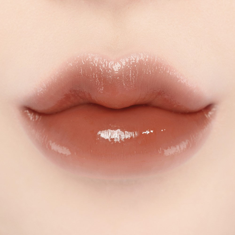 LAKA Bonding Glow Lipstick #212 Papaya on lips