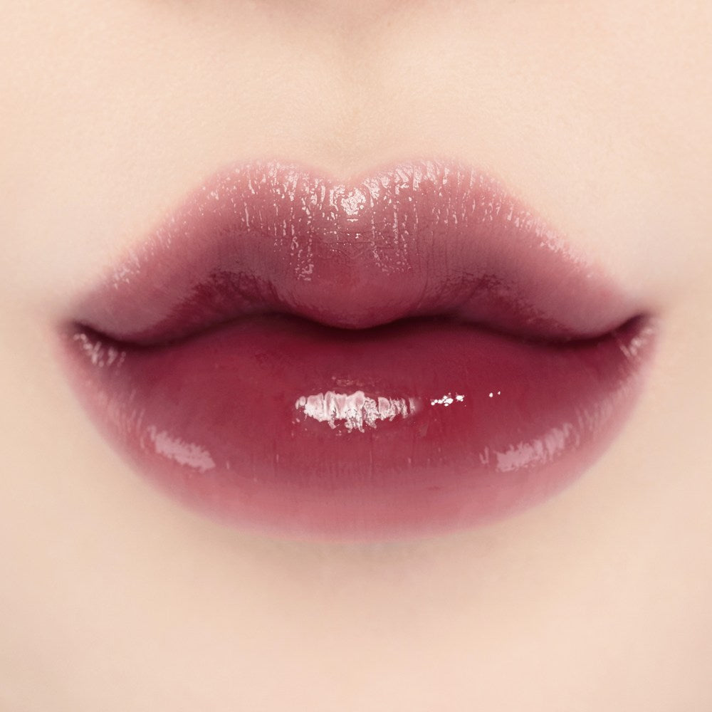LAKA Bonding Glow Lipstick #216 Winter on lips