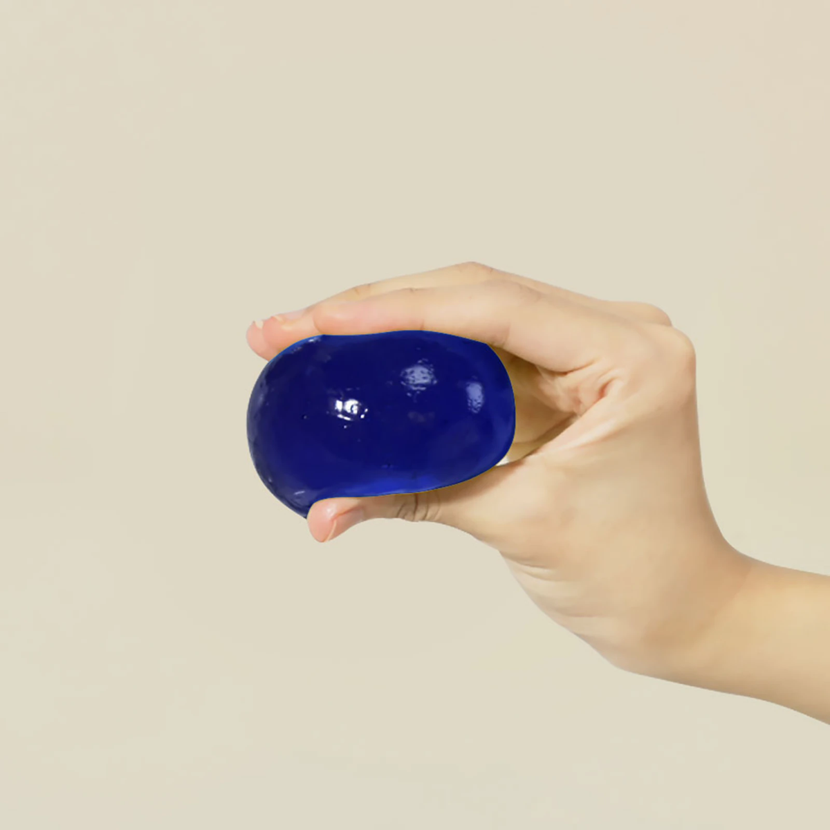 ONGREDIENTS Butterfly Pea Cleansing Ball