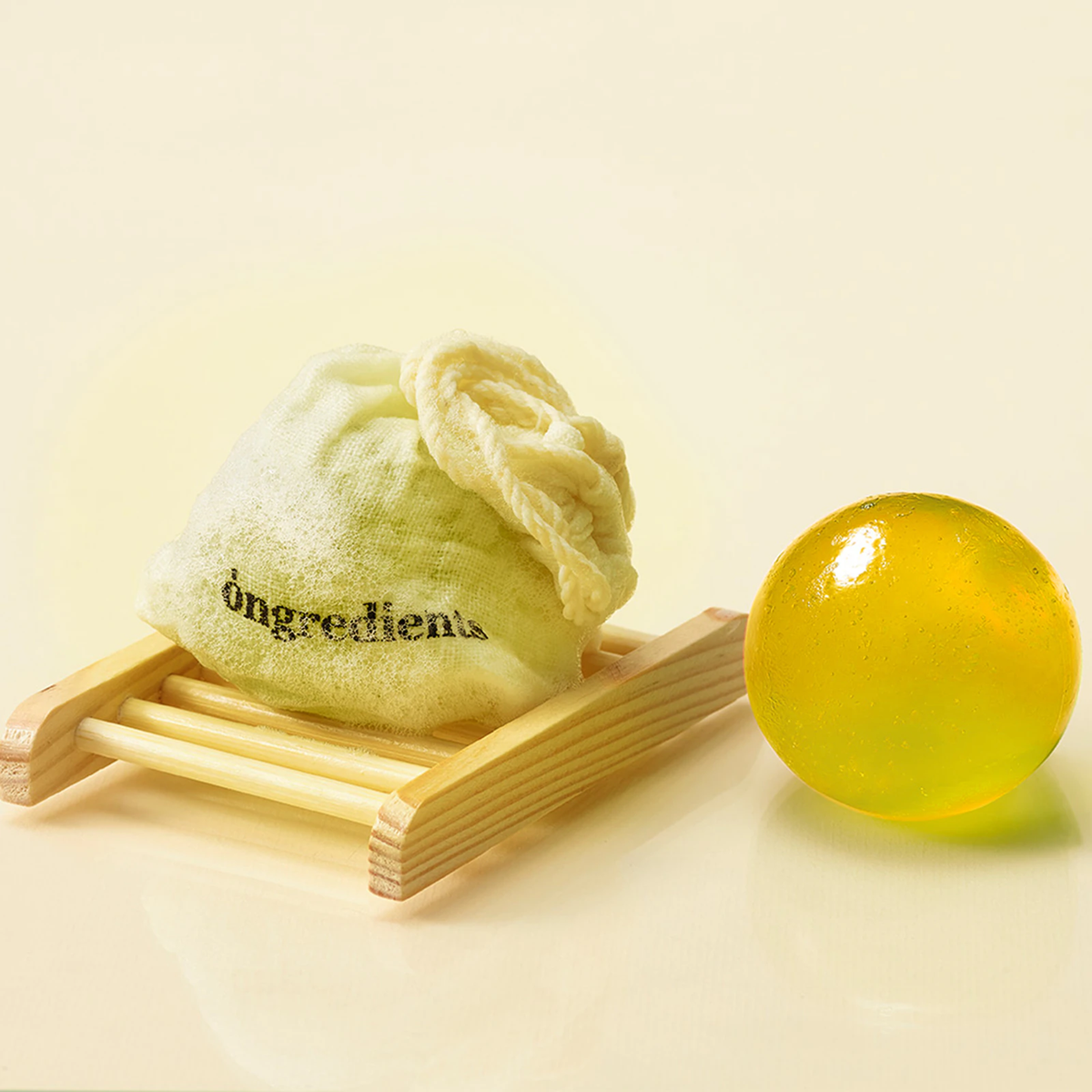 ONGREDIENTS Jeju Cica Cleansing Ball