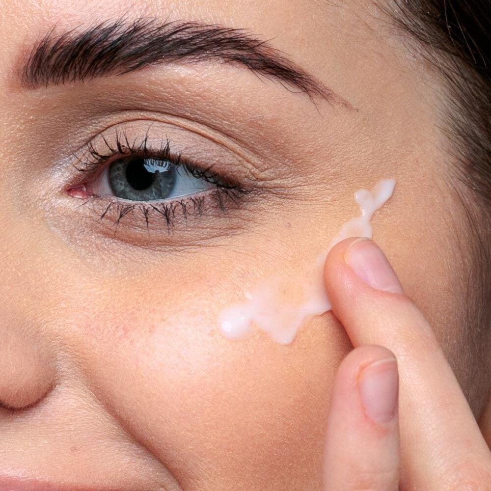 STAY WELL Vegan Collagen Eye Cream 4745090047585 texture