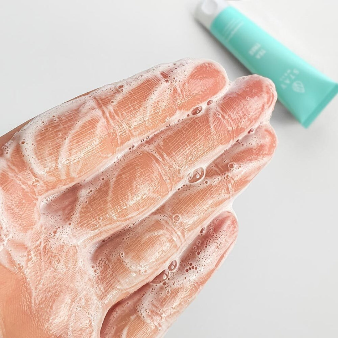 STAY WELL Vegan Tea Tree Cleansing Foam 4745090045772 texture