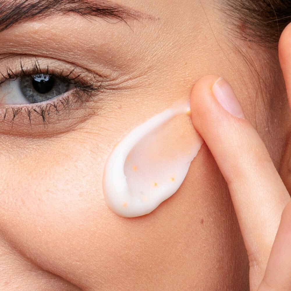 STAY WELL Vitamin C +B3 Emulsion Cream 4745090047615 texture